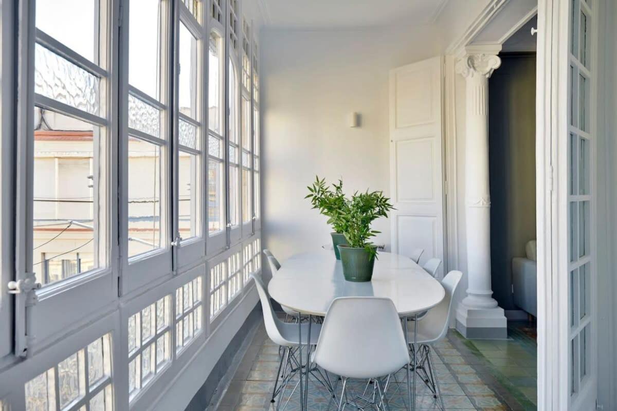 Exclusive Luxe Design - Large Tranquil Penthouse