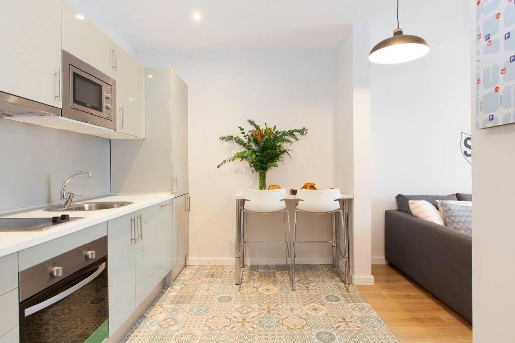 Beautiful 4bd 4ba In Eixample District Barcelona