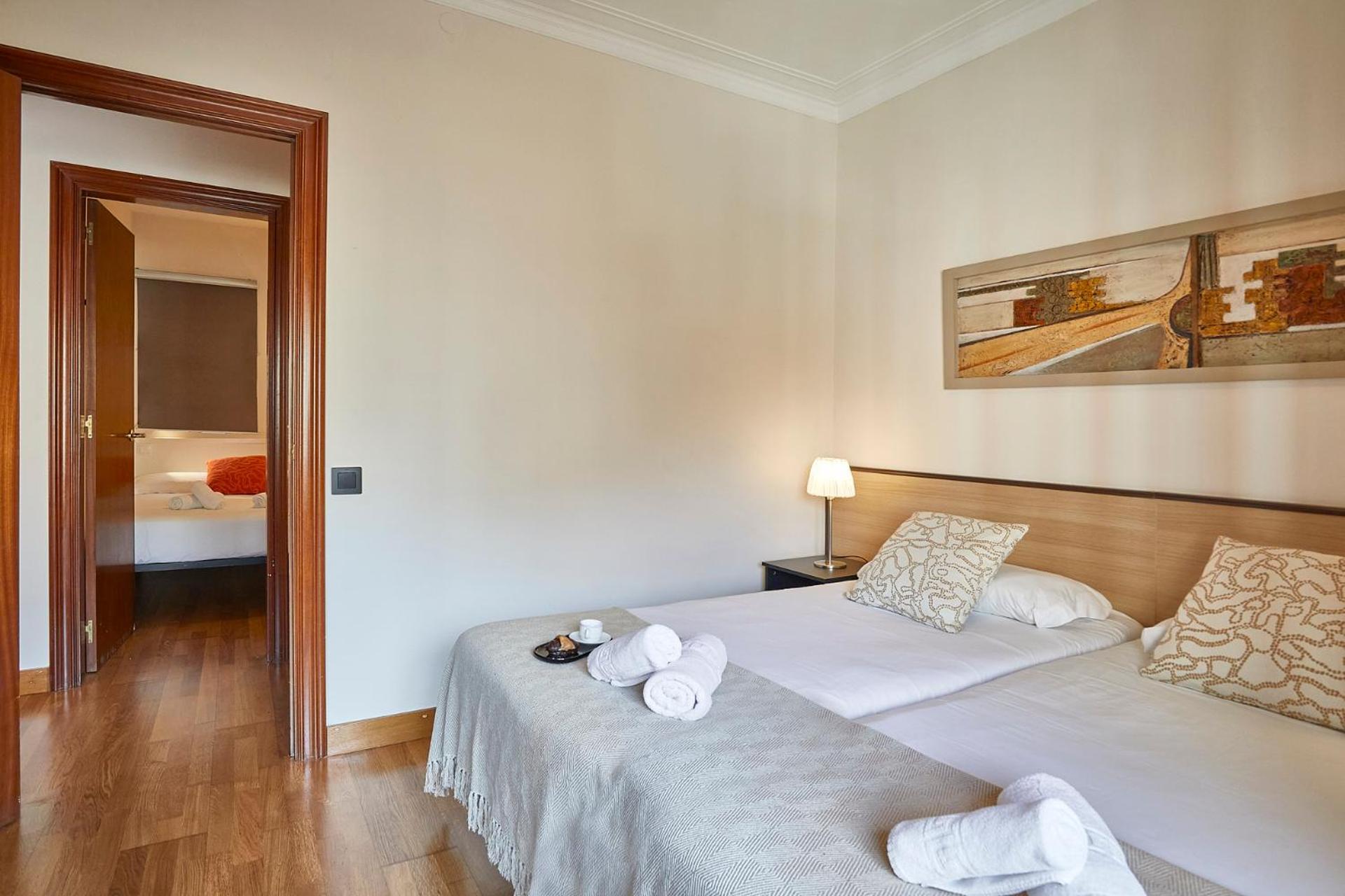 Apartamento Bbarcelona Gaudi Avenue Flat *
