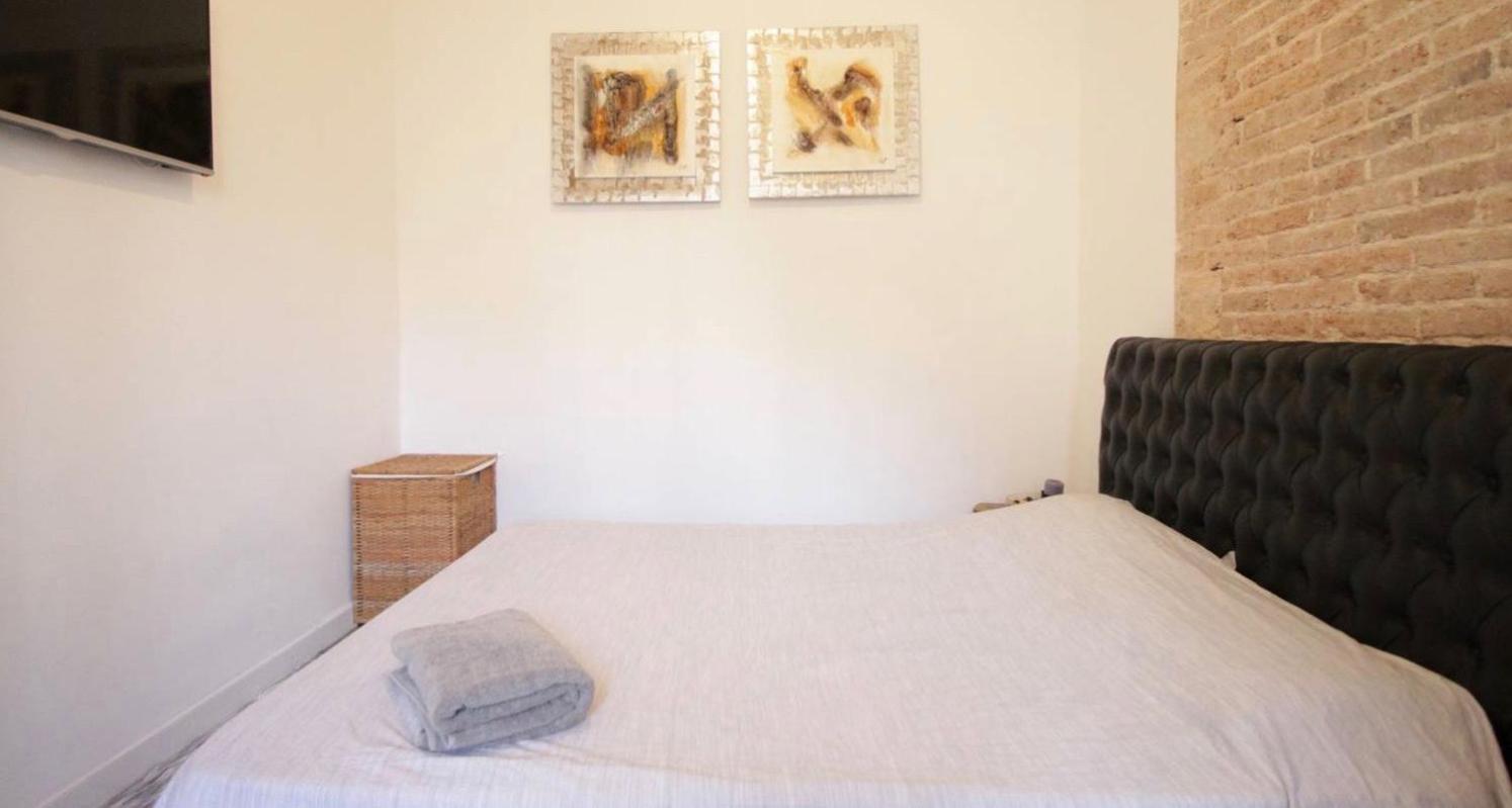 Eixample Modernista Apartment *