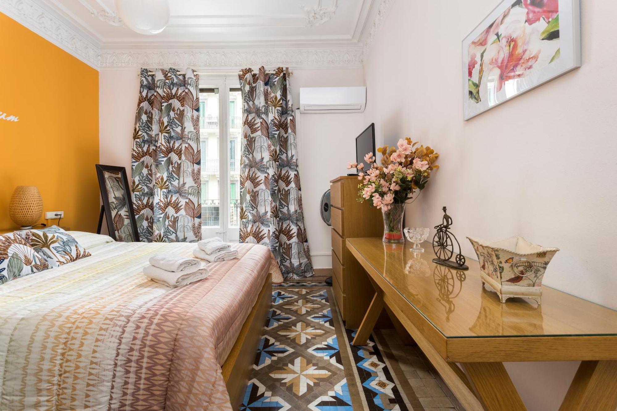 Luxury Y Elegant In The Centre Apartment