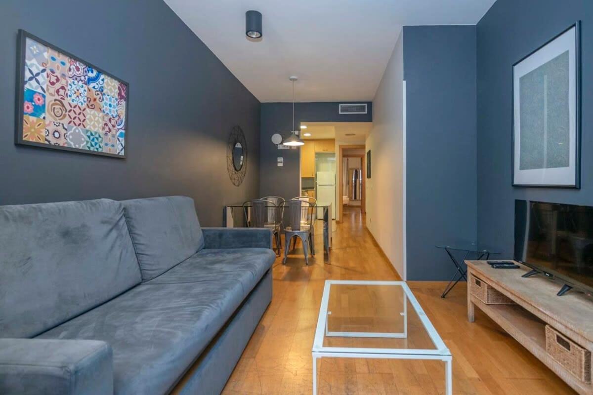 2 Bedroom With Balcony In Eixample 3-2 * Barcelona