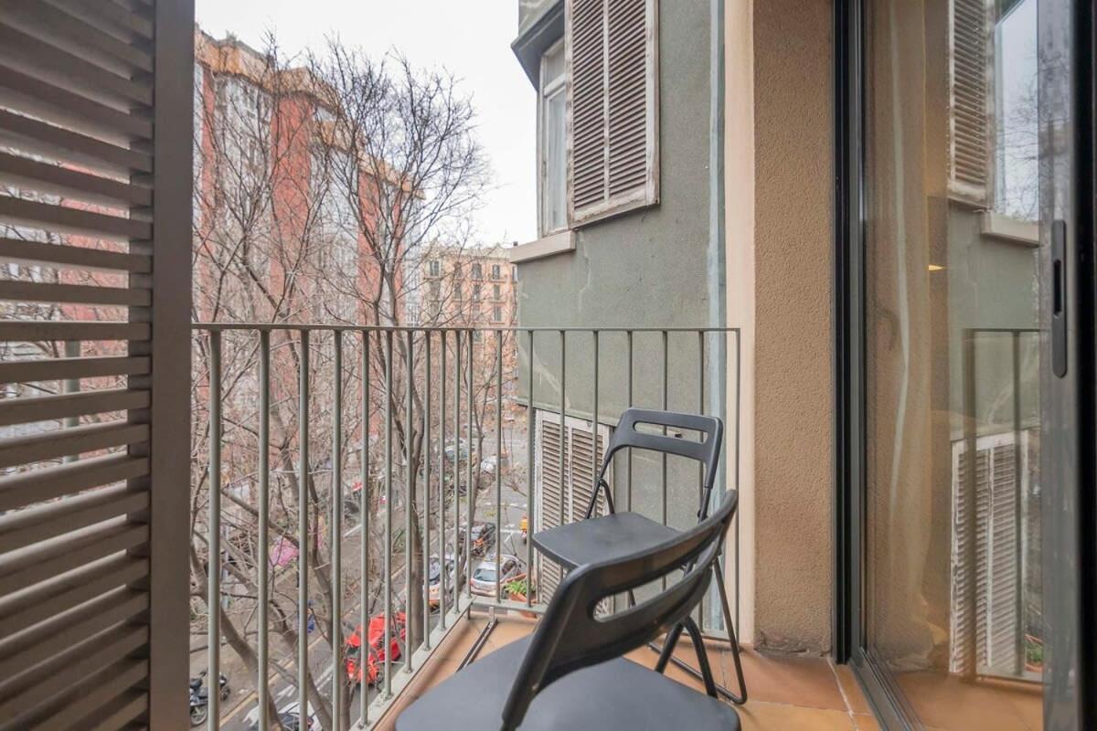 2 Bedroom With Balcony In Eixample 3-2 *