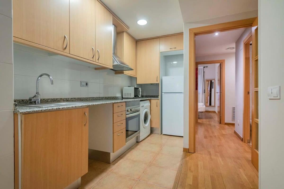 2 Bedroom With Balcony In Eixample 3-2