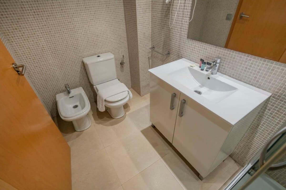 2 Bedroom With Balcony In Eixample 3-2 Barcelona