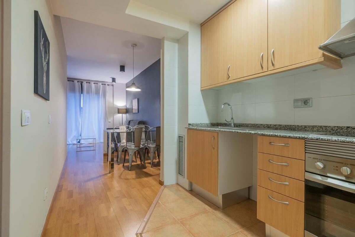 2 Bedroom With Balcony In Eixample 3-2