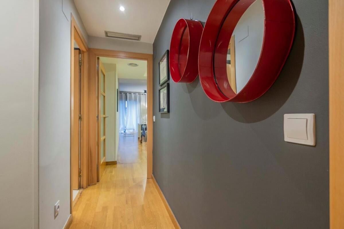 2 Bedroom With Balcony In Eixample 3-2 Apartment