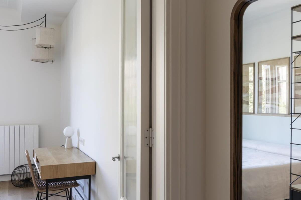 Amazing 5 Bd 5 Bathroom Next To Plaza Catalunya