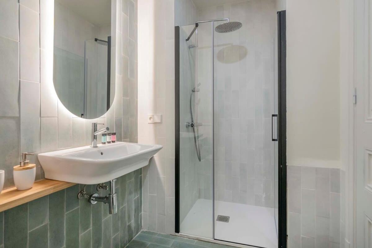 Amazing 5 Bd 5 Bathroom Next To Plaza Catalunya Appartement *