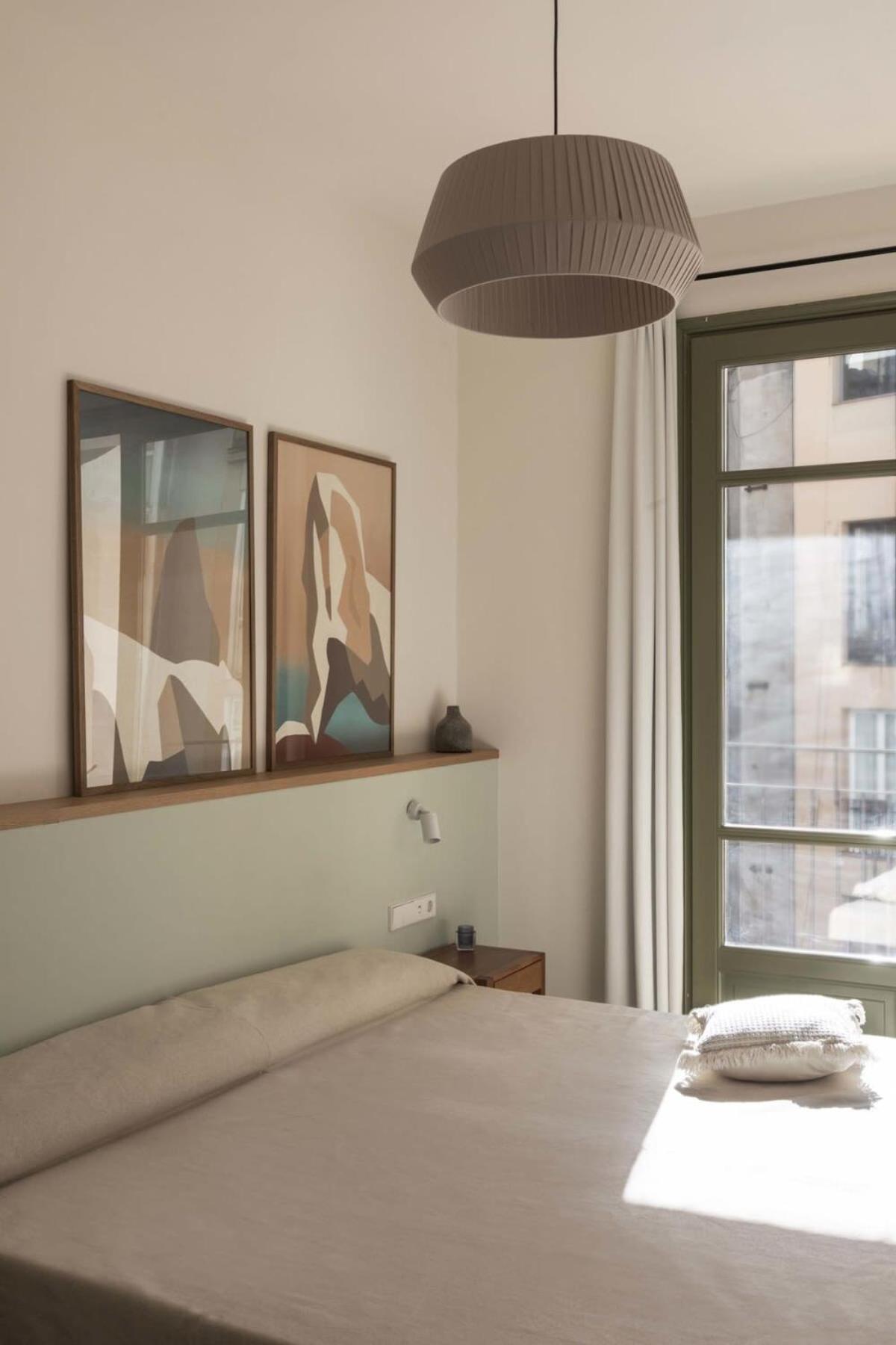 Amazing 5 Bd 5 Bathroom Next To Plaza Catalunya