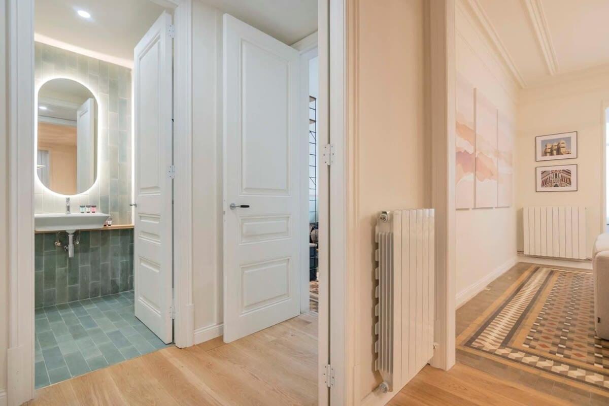 Appartement Amazing 5 Bd 5 Bathroom Next To Plaza Catalunya *