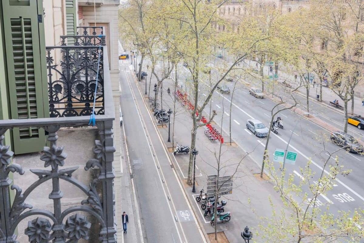 Amazing 5 Bd 5 Bathroom Next To Plaza Catalunya Appartement *
