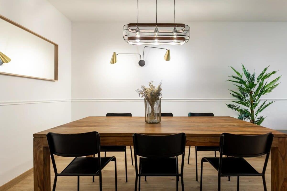Exclusive Huge 4 Double Bedroom Center
