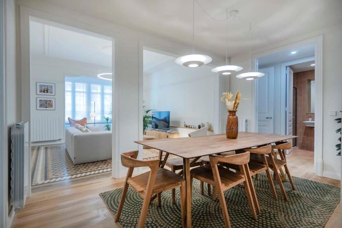 Appartement Amazing 5 Bd 5 Bathroom Next To Plaza Catalunya *
