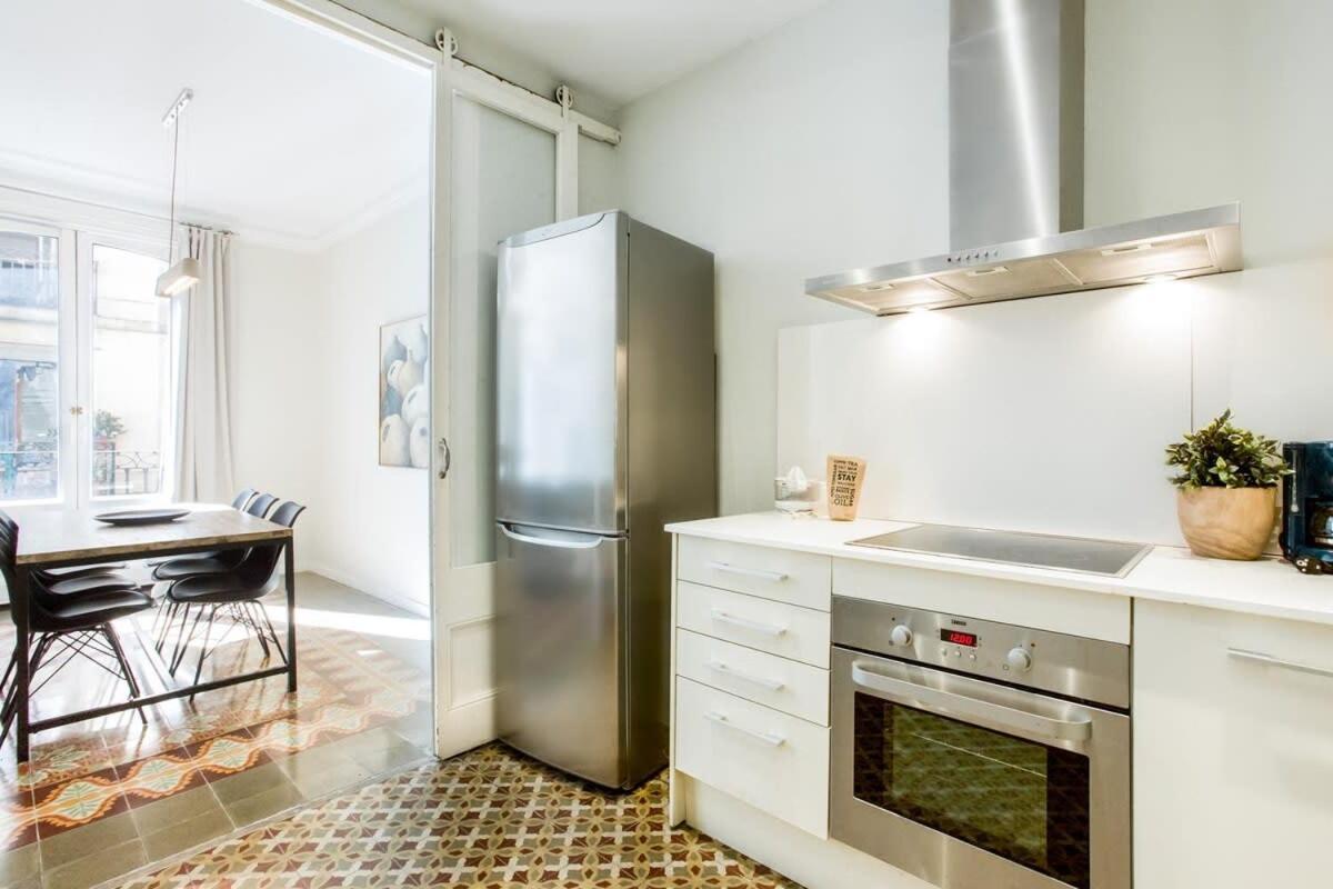 4 Bedroom With A Balcony In Ramblas 2 2 * Barcelona
