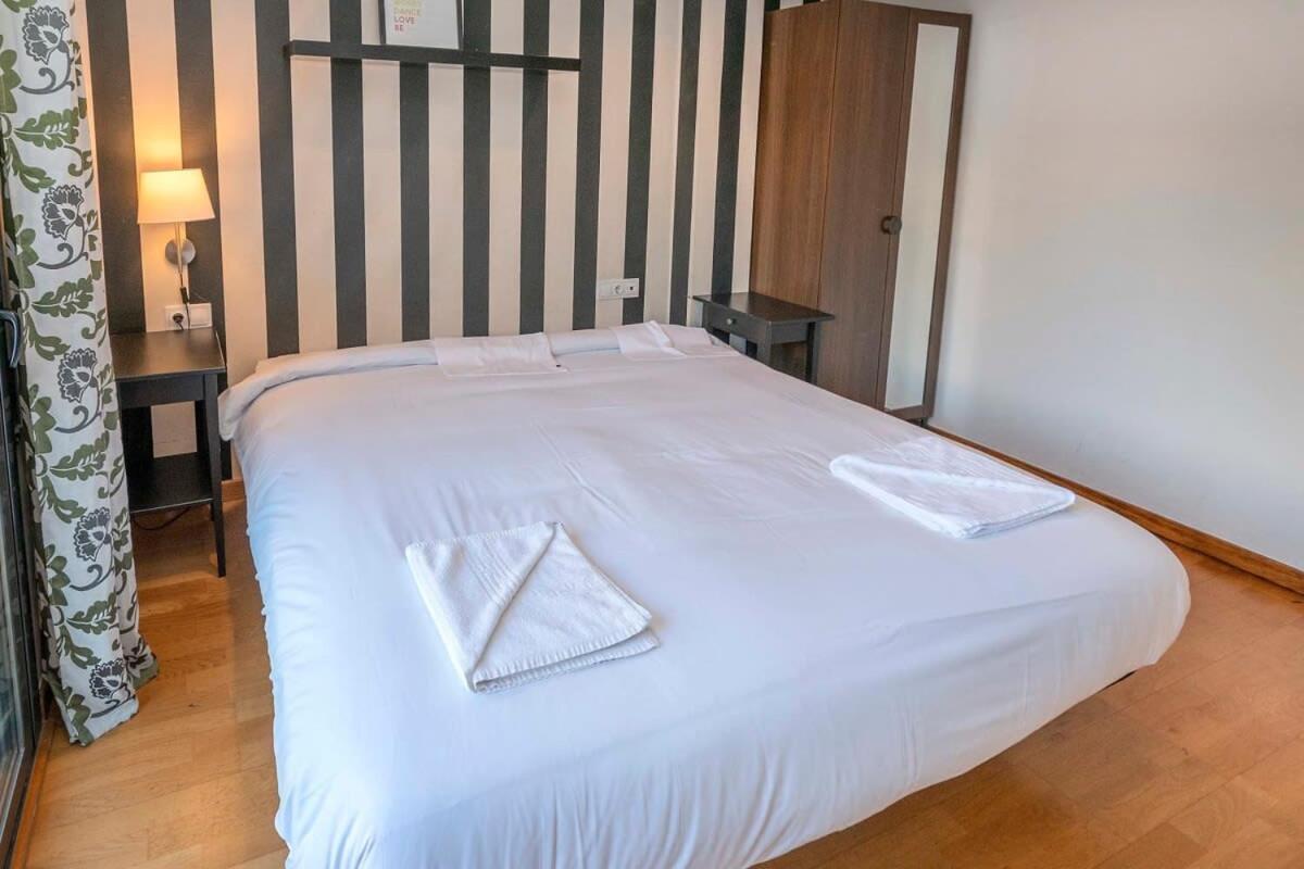 Modern And Bright In Eixample 3-1 Appartement Barcelona