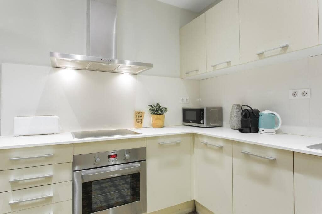 4bedroom With Balcony In Ramblas 3-2 Appartement *
