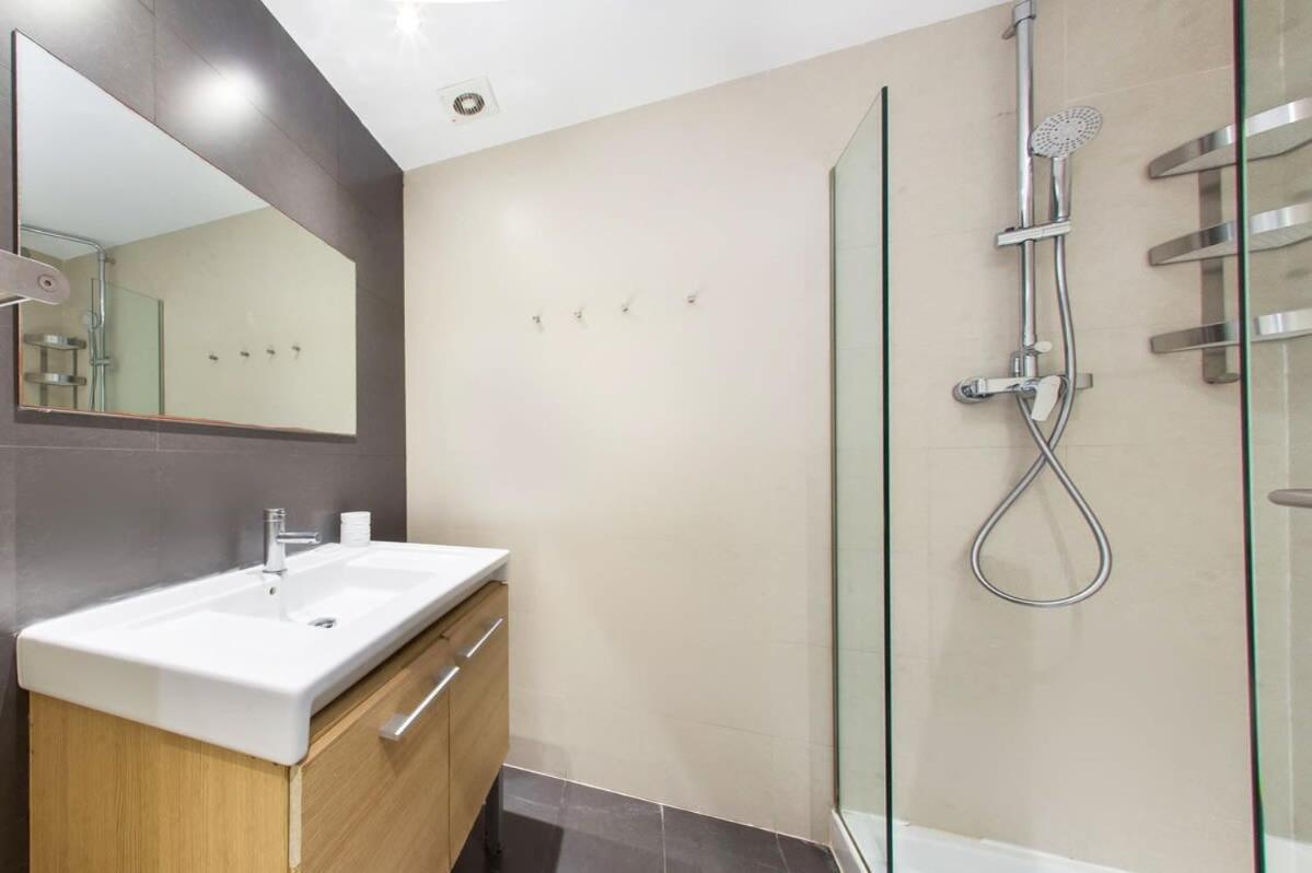4bedroom With A Balcony In Ramblas 1 2 *