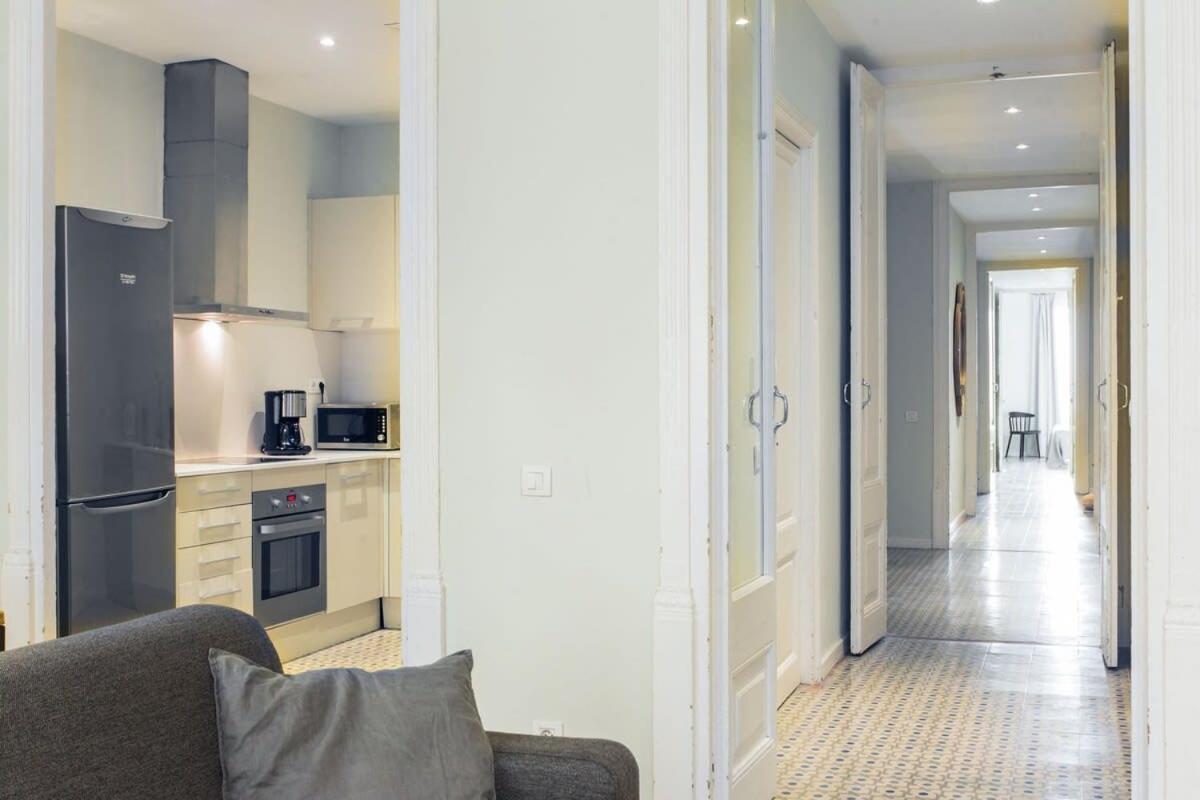 4bedroom With A Balcony In Ramblas 1 2 Barcelona