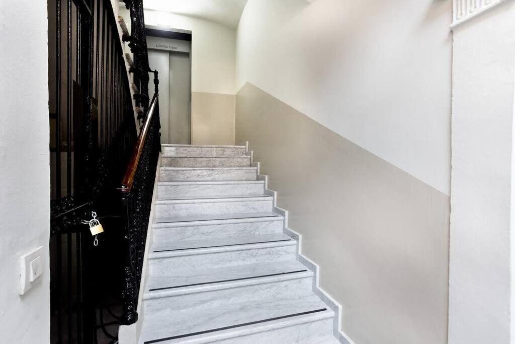 Bright And Modern 3bedroom In Ramblas 3 1b *