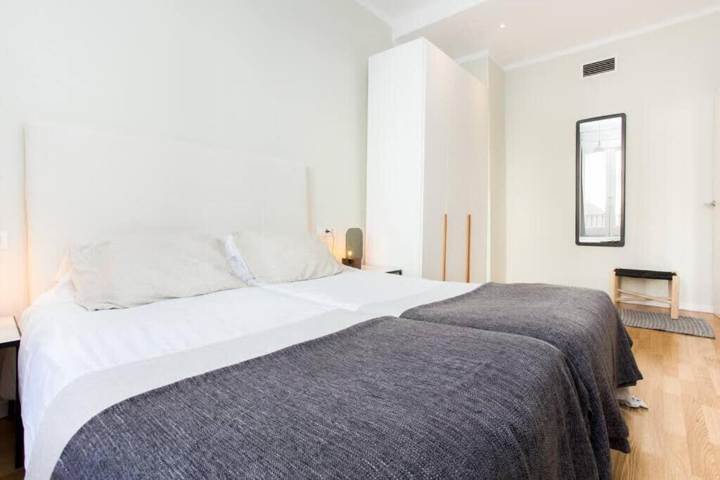 Appartement Bright And Modern 3bedroom In Ramblas 3 1b Barcelone