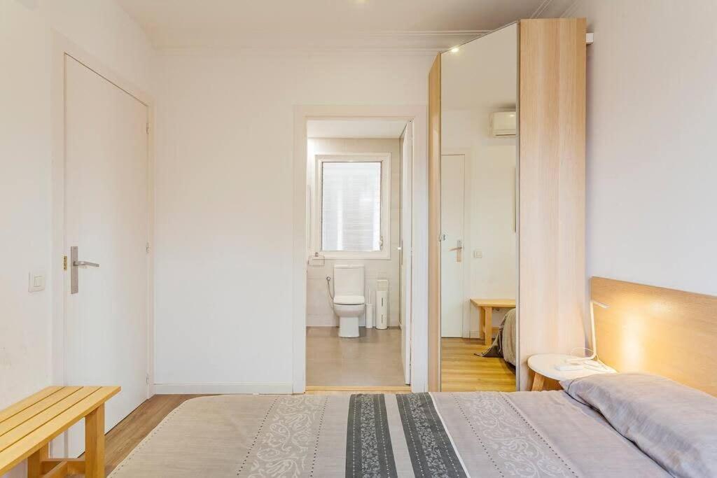 Big For 14 In The Heart Of Eixample Appartement Barcelona