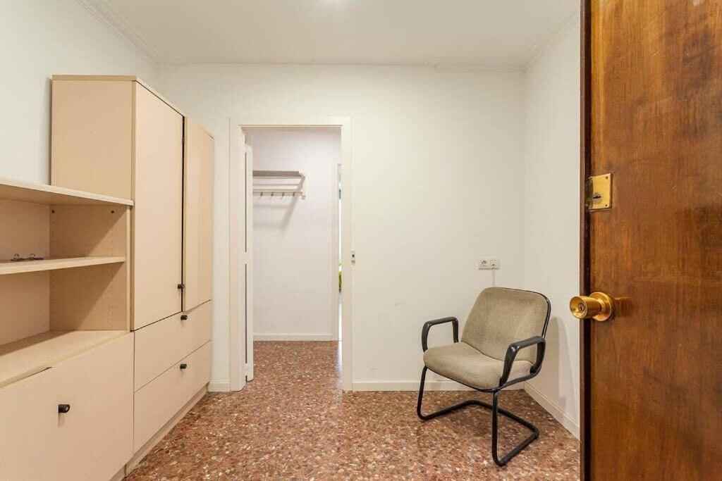 Big For 14 In The Heart Of Eixample Appartement