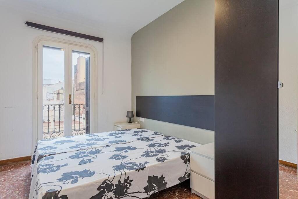 Big For 14 In The Heart Of Eixample Appartement