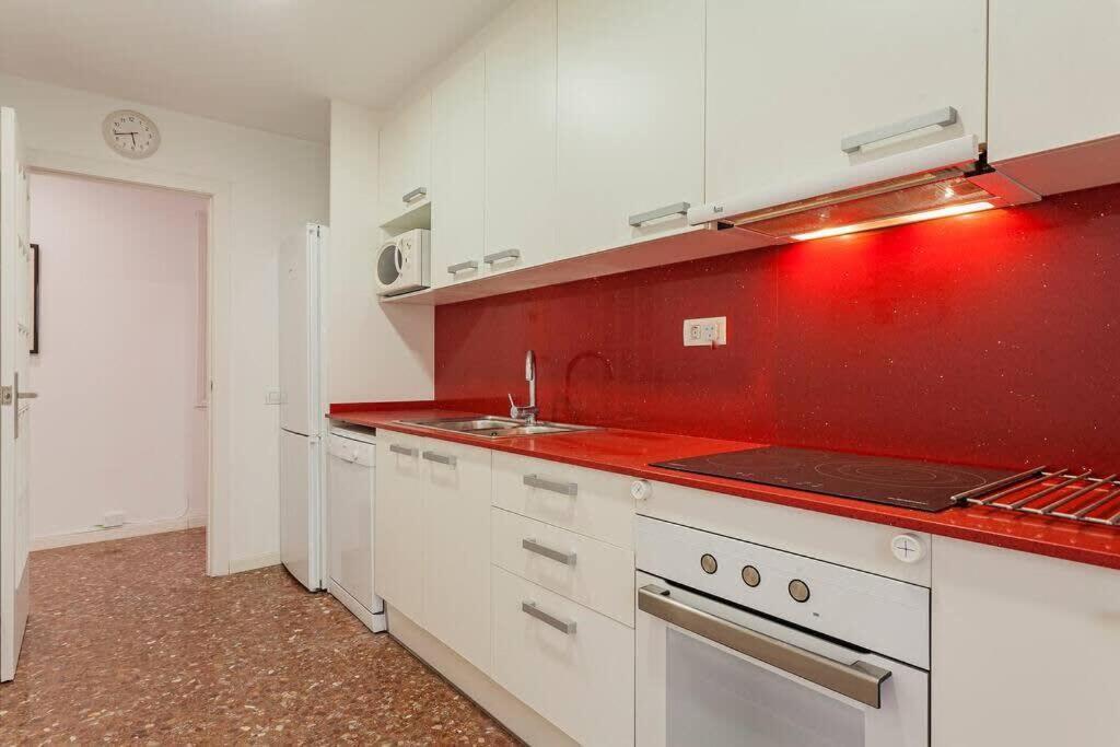Big For 14 In The Heart Of Eixample Barcelona