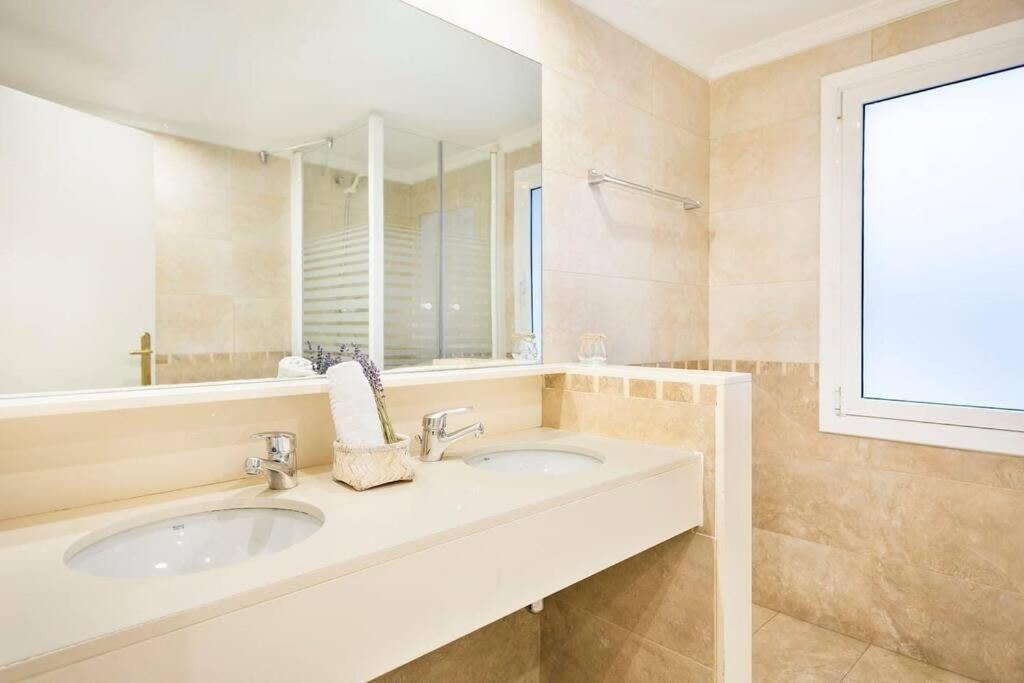 Appartement And Elegant 4 Bedroom By Placa Catalunya