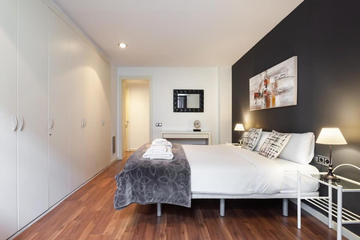 Plaça Catalunya Incredible 3bedroom Duplex With Balcony Barcelone