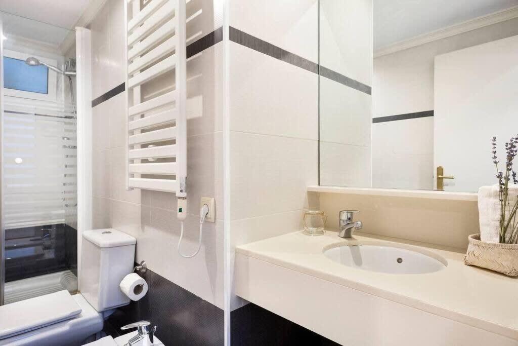 And Elegant 4 Bedroom By Placa Catalunya Appartement