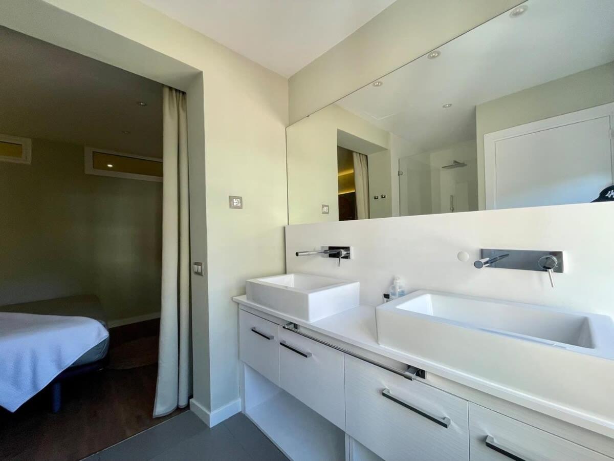 Plaza Catalunya Recently Renovated 5bd-4bth Apartamento Barcelona