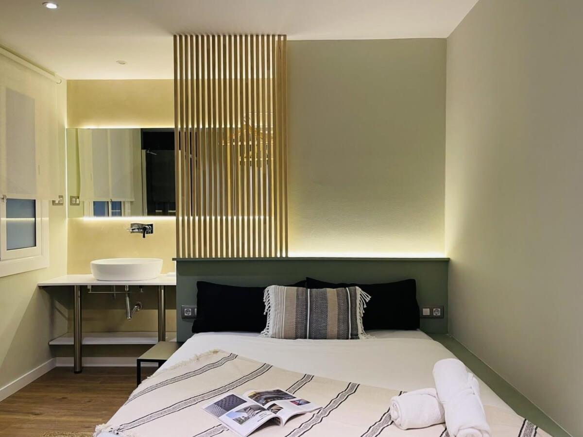 Plaza Catalunya Recently Renovated 5bd-4bth Apartamento