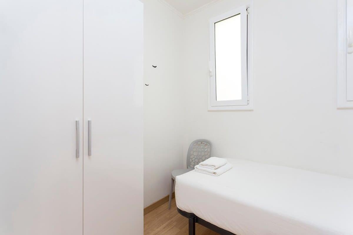 3bd Only For Families In Poblenou Next To The Beach!