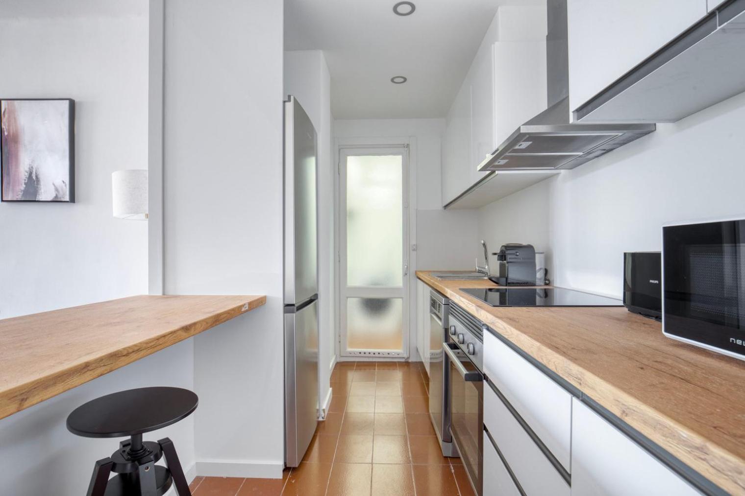 Blueground Les Corts Balcony Furnished Bcn-128 *