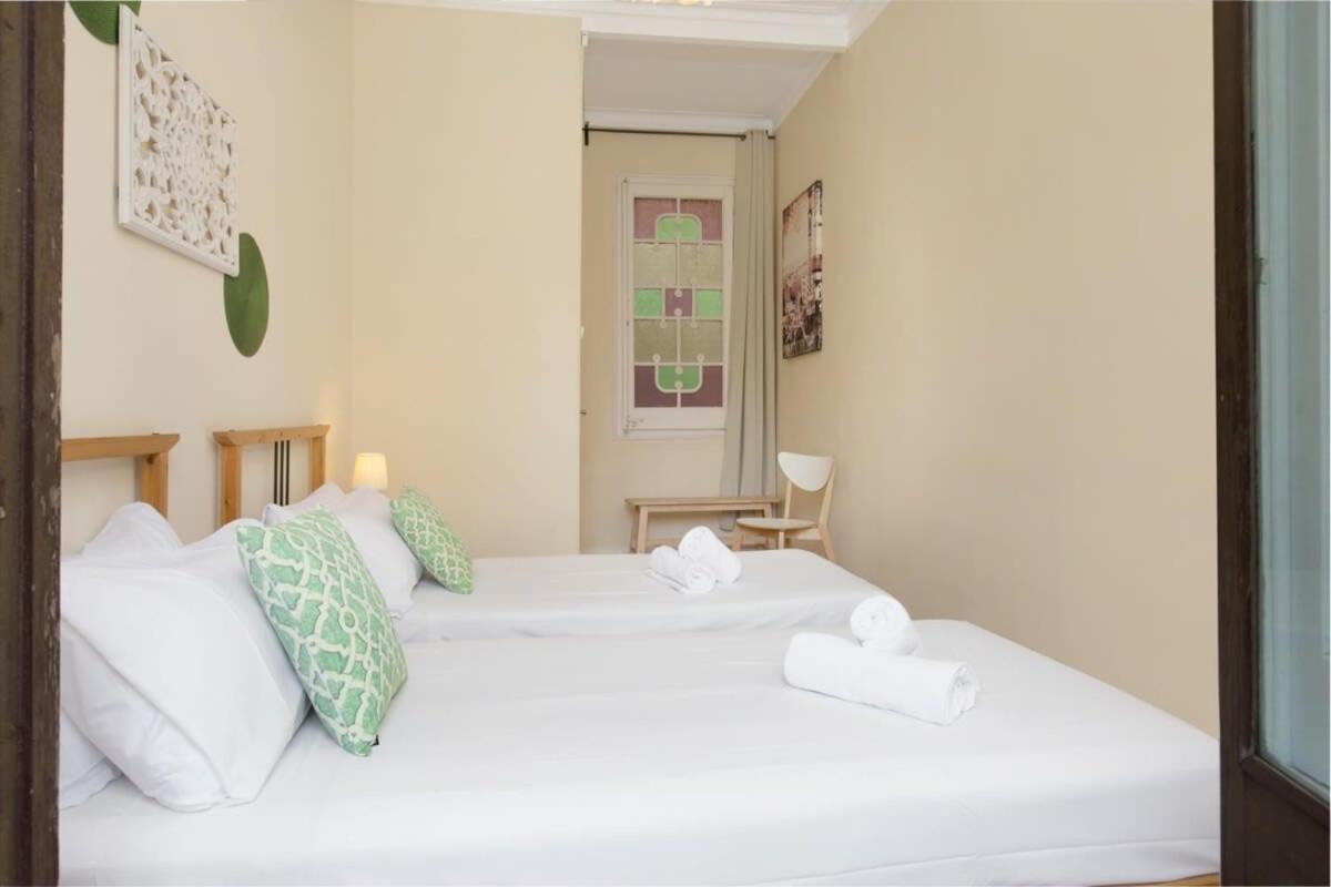 Paseo St Joan Classic 4bd For 10 Guests Appartement *