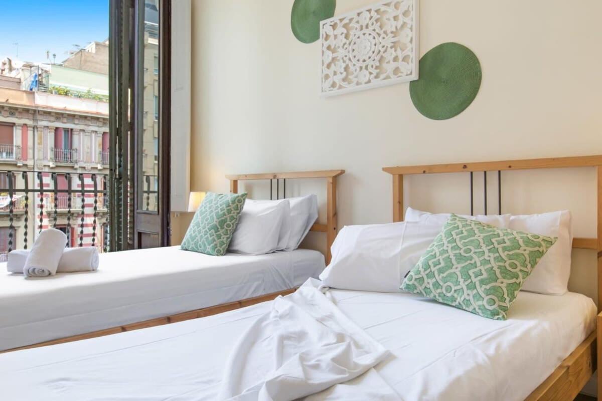 Paseo St Joan Classic 4bd For 10 Guests Appartement