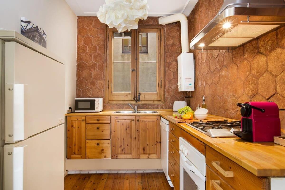 Paseo St Joan Classic 4bd For 10 Guests
