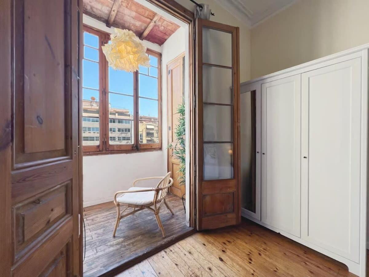 Paseo St Joan Classic 4bd For 10 Guests Appartement *