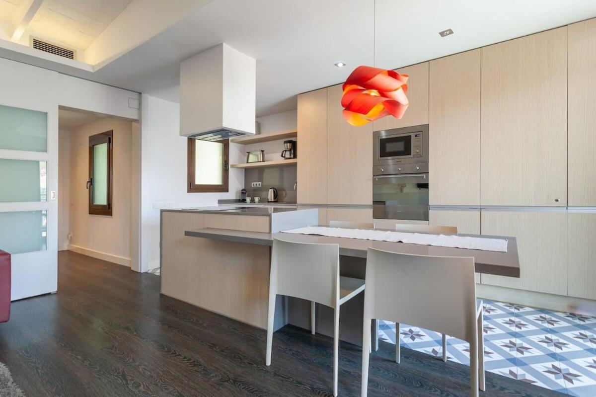 3-bedroom Penthouse With Terrace In Eixample Apartment Barcelona