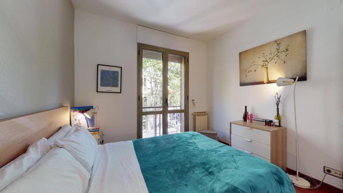 Modern And Bright Three-bedroom In Eixample Appartement *