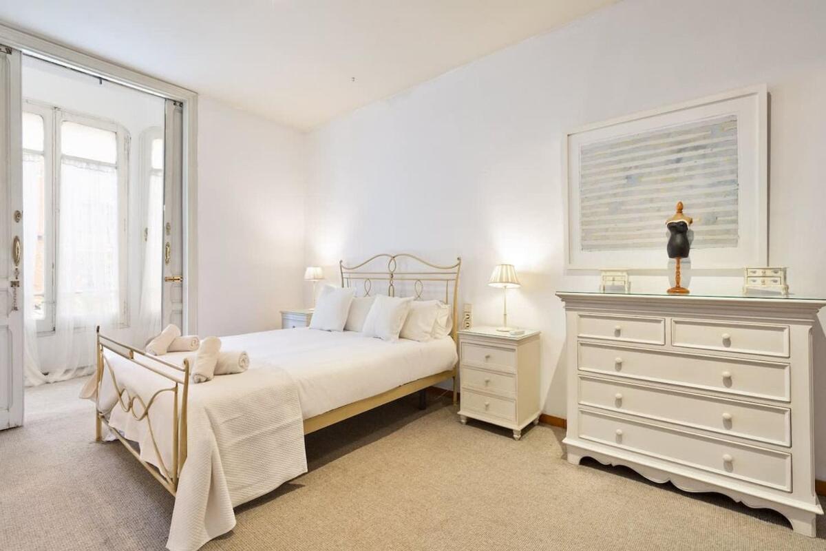 Huge Historic 5bd With Private Terrace! Apartment Barcelona