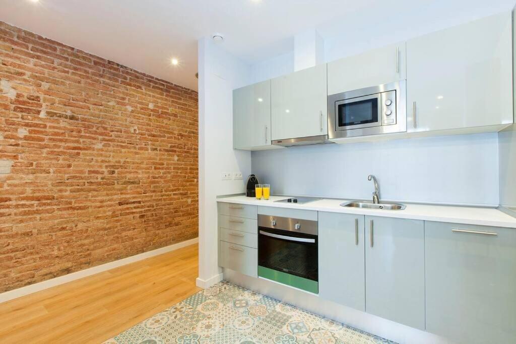 Beautiful 4bd 4ba In Eixample District Barcelona