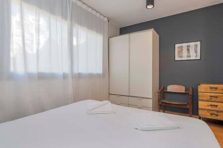 Bright And Modern Duplex With Terrace In Eixample District P2 * Barcelona