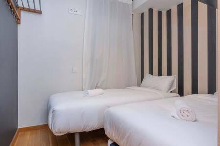 Bright And Modern Duplex With Terrace In Eixample District P2