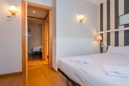 Bright And Modern Duplex With Terrace In Eixample District P2 Apartamento *