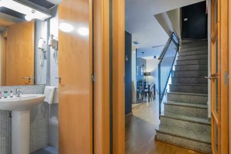 Bright And Modern Duplex With Terrace In Eixample District P2 Apartamento Barcelona