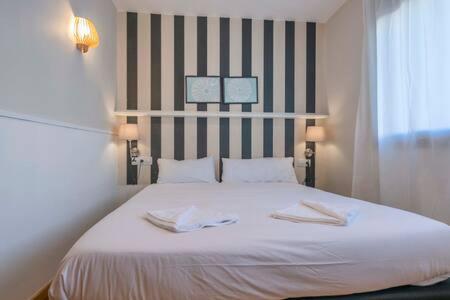 Bright And Modern Duplex With Terrace In Eixample District P2 *