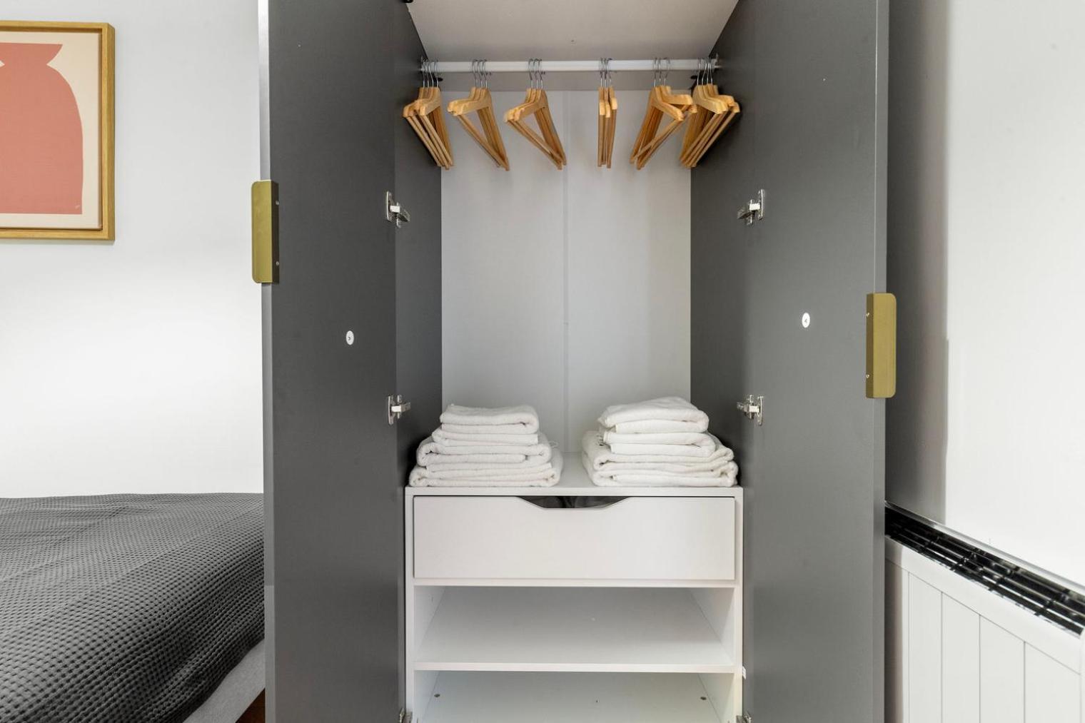 Blueground Les Corts Balcony Furnished Bcn-128